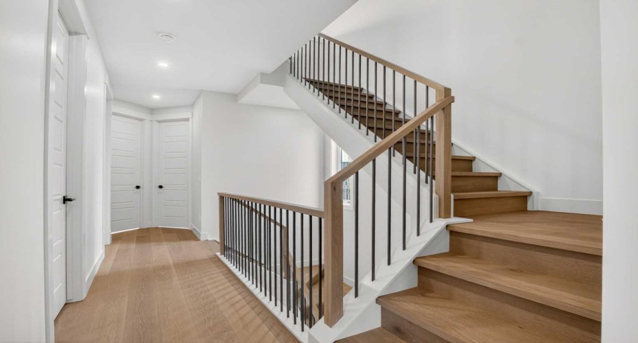 2533 2 Avenue, Calgary, Alberta T2N 0H7, 5 Bedrooms Bedrooms, ,5 BathroomsBathrooms,Residential,For Sale,2,A2301494