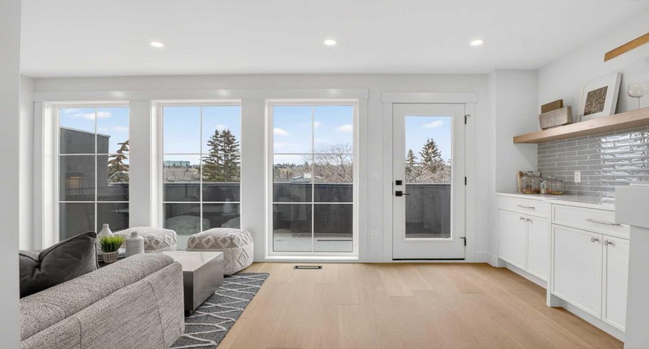 2533 2 Avenue, Calgary, Alberta T2N 0H7, 5 Bedrooms Bedrooms, ,5 BathroomsBathrooms,Residential,For Sale,2,A2301494