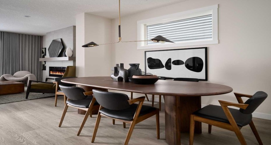 Main level dining area.