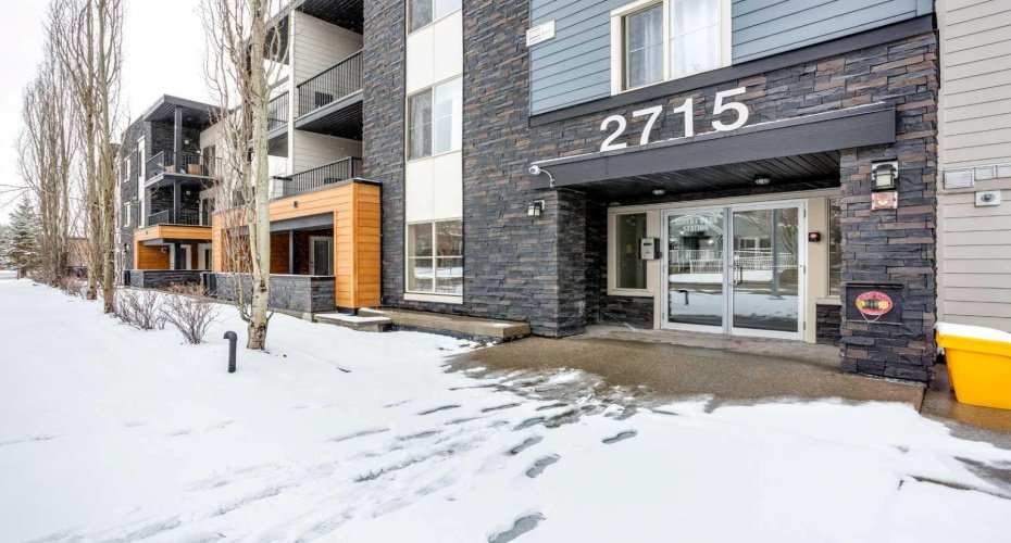 2715 12 Avenue, Calgary, Alberta T2A4X8, 2 Bedrooms Bedrooms, ,2 BathroomsBathrooms,Residential,For Sale,12,A2301560