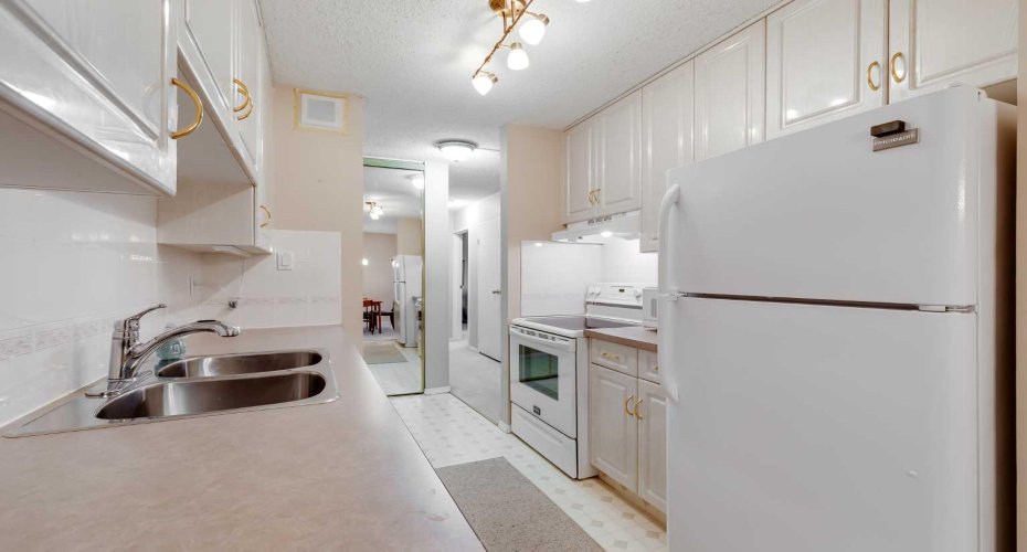 8948 Elbow Drive, Calgary, Alberta T2V 0H9, 2 Bedrooms Bedrooms, ,2 BathroomsBathrooms,Residential,For Sale,Elbow,A2301615