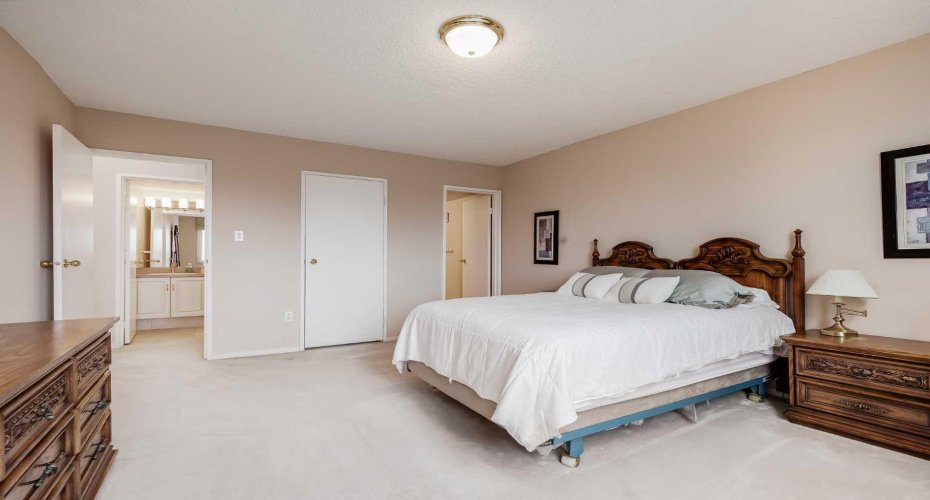 8948 Elbow Drive, Calgary, Alberta T2V 0H9, 2 Bedrooms Bedrooms, ,2 BathroomsBathrooms,Residential,For Sale,Elbow,A2301615