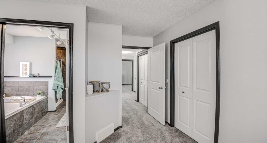 23 Cranberry Circle, Calgary, Alberta T3M 0M1, 4 Bedrooms Bedrooms, ,4 BathroomsBathrooms,Residential,For Sale,Cranberry,A2301689