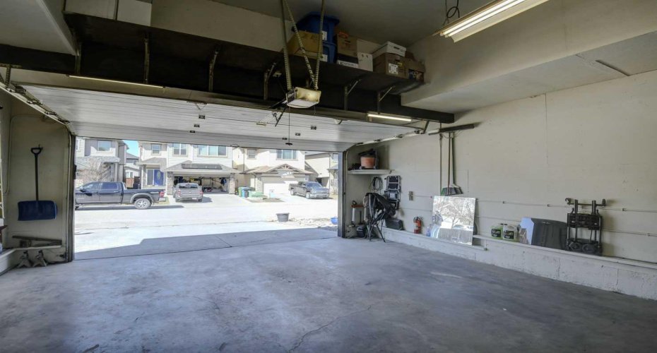 23 Cranberry Circle, Calgary, Alberta T3M 0M1, 4 Bedrooms Bedrooms, ,4 BathroomsBathrooms,Residential,For Sale,Cranberry,A2301689