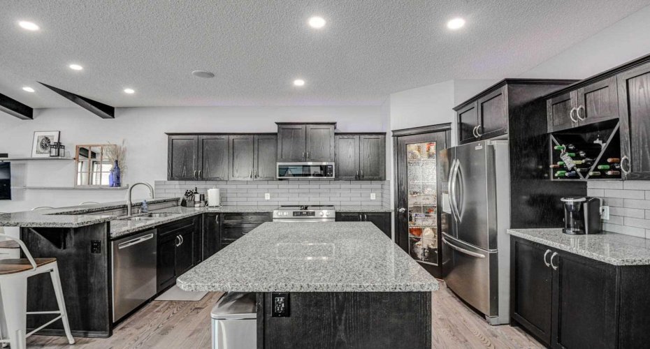 23 Cranberry Circle, Calgary, Alberta T3M 0M1, 4 Bedrooms Bedrooms, ,4 BathroomsBathrooms,Residential,For Sale,Cranberry,A2301689