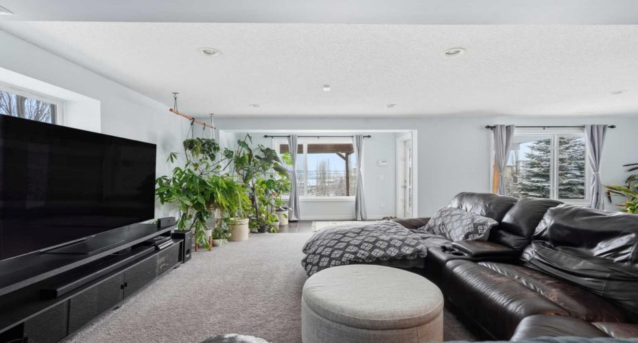 99 Sunset View, Cochrane, Alberta T4C 0E8, 4 Bedrooms Bedrooms, ,4 BathroomsBathrooms,Residential,For Sale,Sunset,A2301976