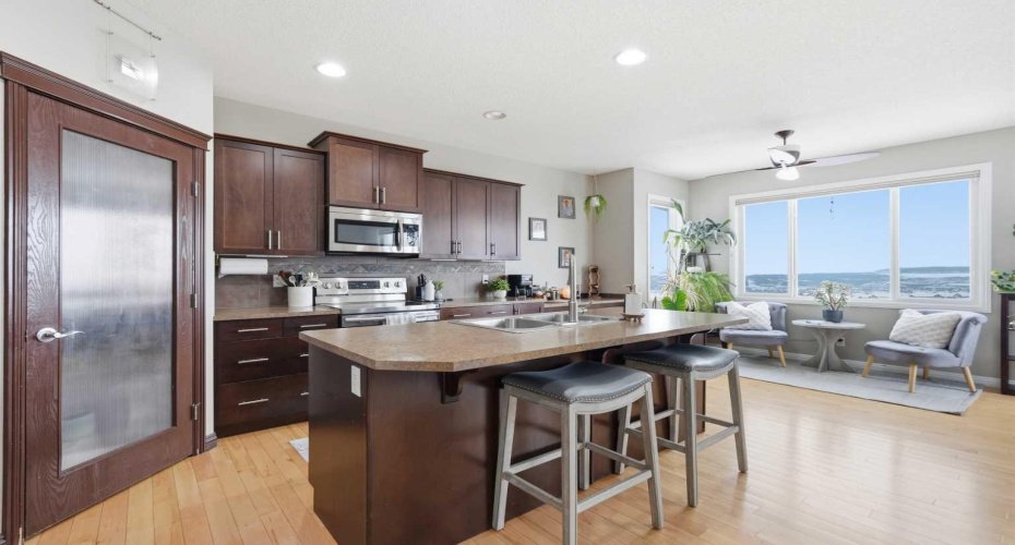 99 Sunset View, Cochrane, Alberta T4C 0E8, 4 Bedrooms Bedrooms, ,4 BathroomsBathrooms,Residential,For Sale,Sunset,A2301976