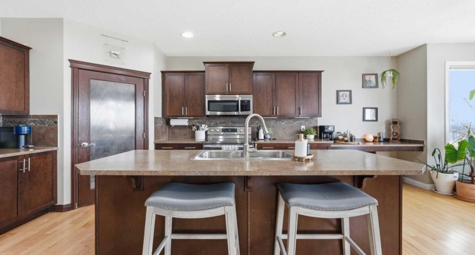 99 Sunset View, Cochrane, Alberta T4C 0E8, 4 Bedrooms Bedrooms, ,4 BathroomsBathrooms,Residential,For Sale,Sunset,A2301976