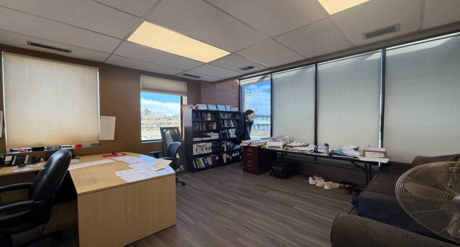 136 17 Avenue, Calgary, Alberta T2E 1L6, ,Commercial,For Lease,17,A2302041