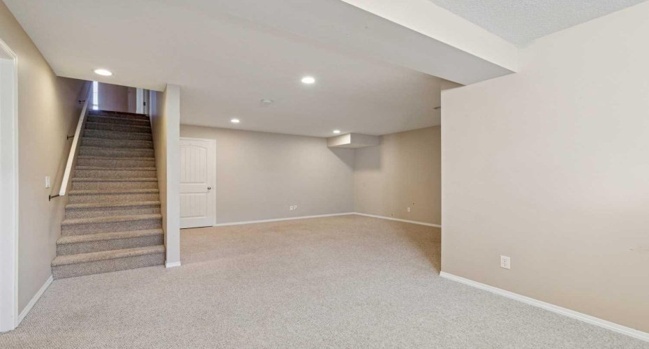 184 Cimarron Park Circle, Okotoks, Alberta T1S 2H5, 4 Bedrooms Bedrooms, ,3 BathroomsBathrooms,Residential,For Sale,Cimarron Park,A2302054