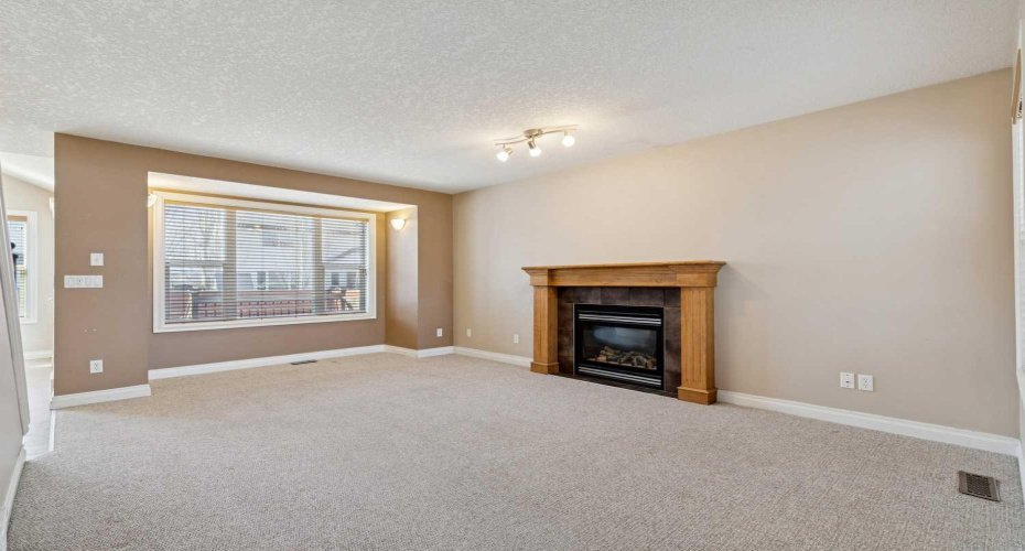 184 Cimarron Park Circle, Okotoks, Alberta T1S 2H5, 4 Bedrooms Bedrooms, ,3 BathroomsBathrooms,Residential,For Sale,Cimarron Park,A2302054