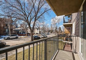 310 4 Avenue, Calgary, Alberta T2E 0J5, 1 Bedroom Bedrooms, ,1 BathroomBathrooms,Residential,For Sale,4,A2302081