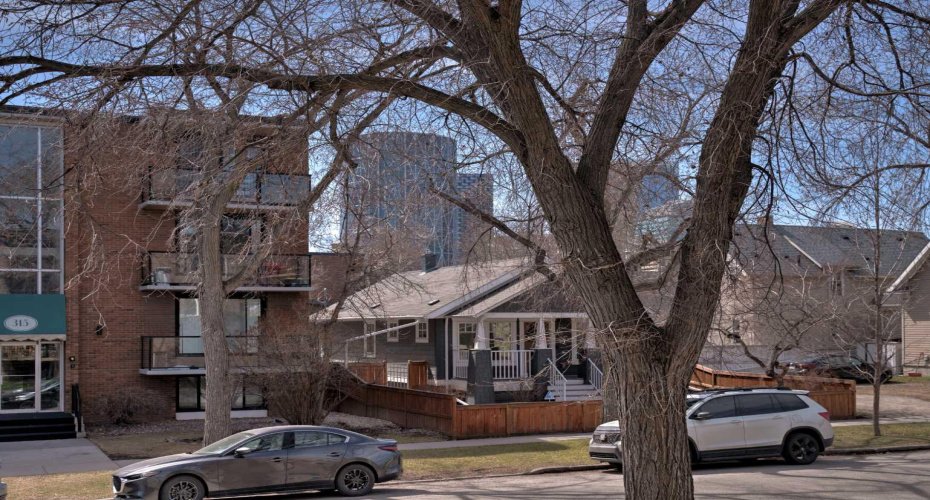 Quiet neighbourhood feel with quick access to the action of the city
