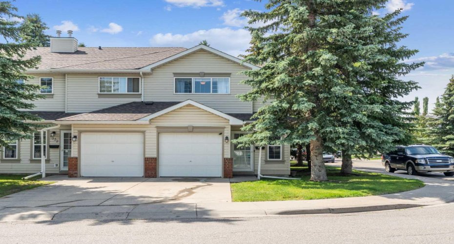 1336 154 Avenue, Calgary, Alberta T2Y 3E5, 3 Bedrooms Bedrooms, ,2 BathroomsBathrooms,Residential,For Sale,154,A2302084
