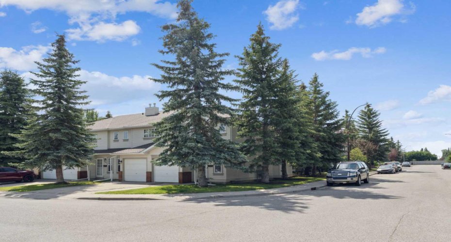 1336 154 Avenue, Calgary, Alberta T2Y 3E5, 3 Bedrooms Bedrooms, ,2 BathroomsBathrooms,Residential,For Sale,154,A2302084