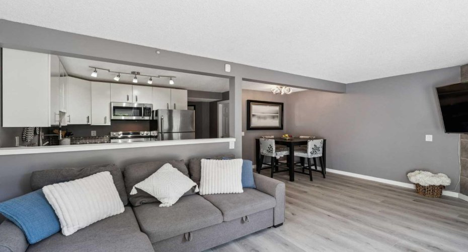 1336 154 Avenue, Calgary, Alberta T2Y 3E5, 3 Bedrooms Bedrooms, ,2 BathroomsBathrooms,Residential,For Sale,154,A2302084