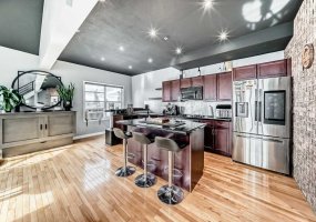 6650 Old Banff Coach Road, Calgary, Alberta T3H 4J4, 1 Bedroom Bedrooms, ,2 BathroomsBathrooms,Residential,For Sale,Old Banff Coach,A2302177