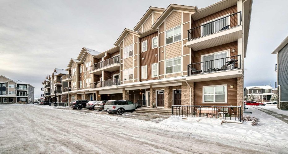 250 Fireside View, Cochrane, Alberta T4C 2M2, 3 Bedrooms Bedrooms, ,2 BathroomsBathrooms,Residential,For Sale,Fireside,A2282763