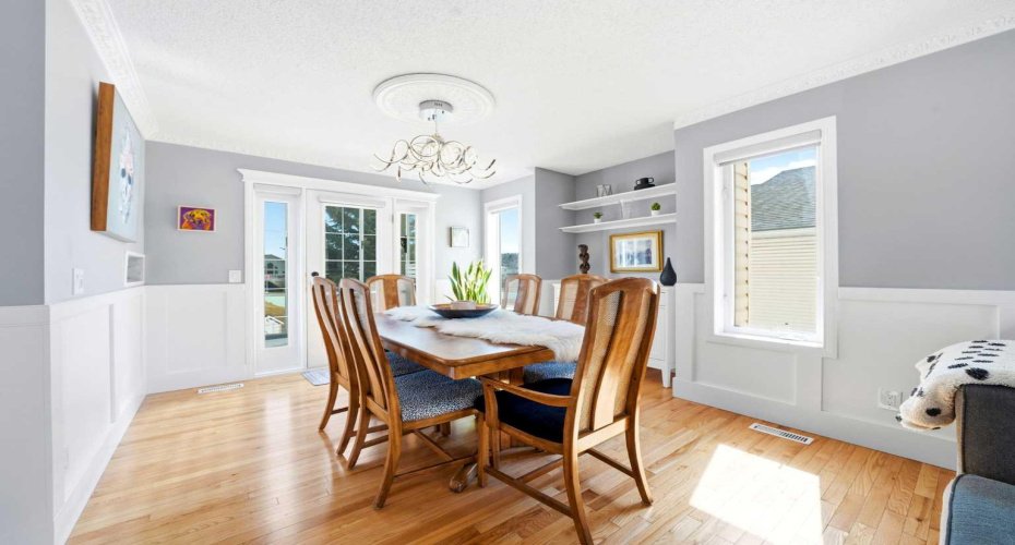 3 Riverview Court, Cochrane, Alberta T4C 1K6, 4 Bedrooms Bedrooms, ,4 BathroomsBathrooms,Residential,For Sale,Riverview,A2299457