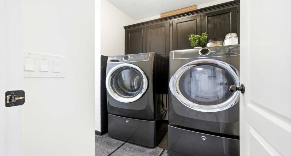 3 Riverview Court, Cochrane, Alberta T4C 1K6, 4 Bedrooms Bedrooms, ,4 BathroomsBathrooms,Residential,For Sale,Riverview,A2299457