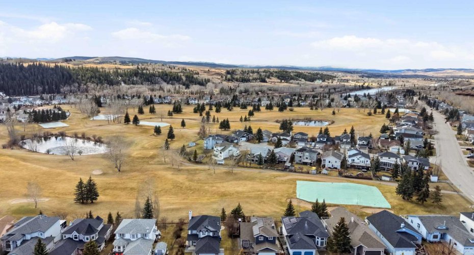 3 Riverview Court, Cochrane, Alberta T4C 1K6, 4 Bedrooms Bedrooms, ,4 BathroomsBathrooms,Residential,For Sale,Riverview,A2299457