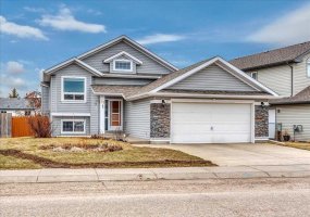27 Aspen Creek Way, Strathmore, Alberta T1P1R2, 5 Bedrooms Bedrooms, ,3 BathroomsBathrooms,Residential,For Sale,Aspen Creek,A2299792