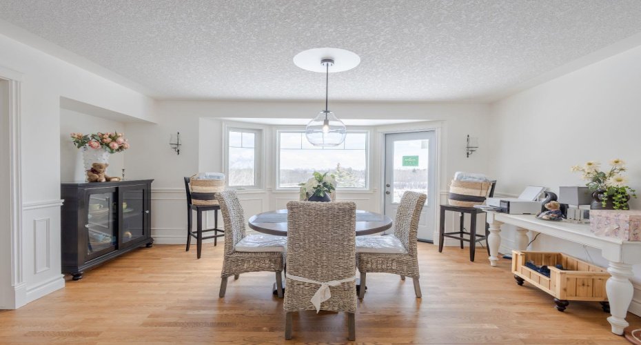 260048 Bearspaw Road, Rural Rocky View County, Alberta T3R1H4, 4 Bedrooms Bedrooms, ,3 BathroomsBathrooms,Residential,For Sale,Bearspaw,A2300152