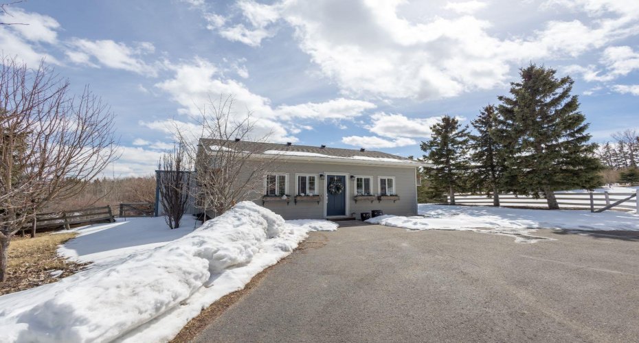 260048 Bearspaw Road, Rural Rocky View County, Alberta T3R1H4, 4 Bedrooms Bedrooms, ,3 BathroomsBathrooms,Residential,For Sale,Bearspaw,A2300152