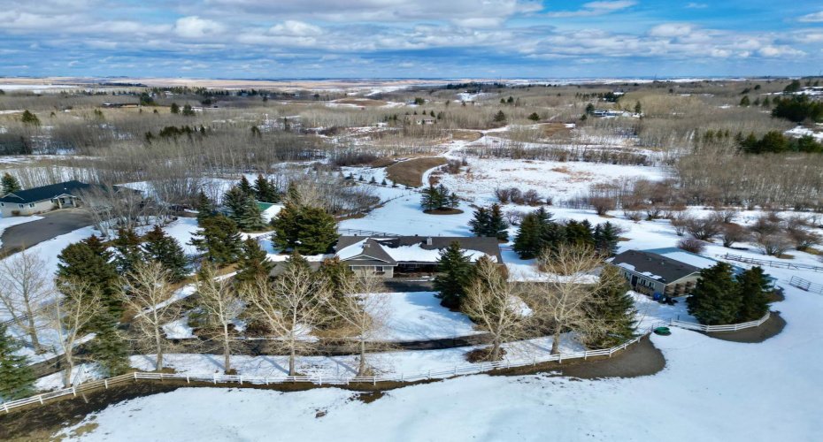 260048 Bearspaw Road, Rural Rocky View County, Alberta T3R1H4, 4 Bedrooms Bedrooms, ,3 BathroomsBathrooms,Residential,For Sale,Bearspaw,A2300152