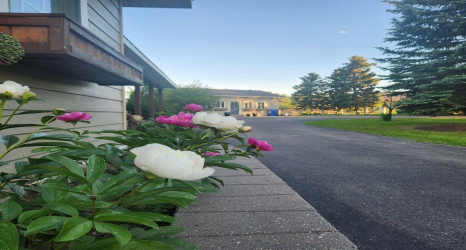 260048 Bearspaw Road, Rural Rocky View County, Alberta T3R1H4, 4 Bedrooms Bedrooms, ,3 BathroomsBathrooms,Residential,For Sale,Bearspaw,A2300152