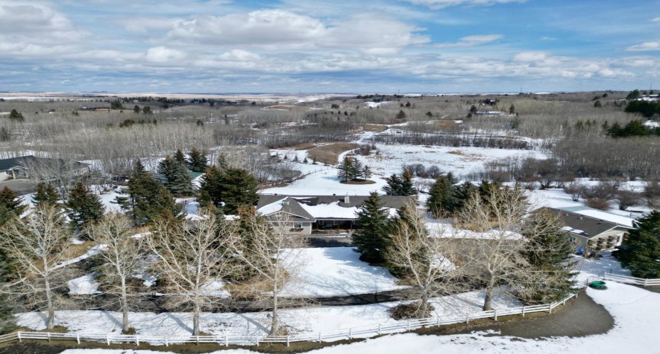 260048 Bearspaw Road, Rural Rocky View County, Alberta T3R1H4, 4 Bedrooms Bedrooms, ,3 BathroomsBathrooms,Residential,For Sale,Bearspaw,A2300152