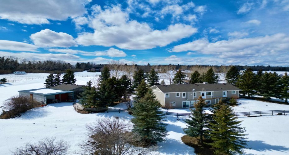 260048 Bearspaw Road, Rural Rocky View County, Alberta T3R1H4, 4 Bedrooms Bedrooms, ,3 BathroomsBathrooms,Residential,For Sale,Bearspaw,A2300152