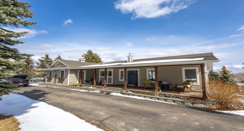 260048 Bearspaw Road, Rural Rocky View County, Alberta T3R1H4, 4 Bedrooms Bedrooms, ,3 BathroomsBathrooms,Residential,For Sale,Bearspaw,A2300152