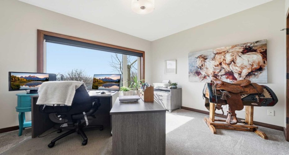 Home Office or Fourth Bedroom - Mountain View!
