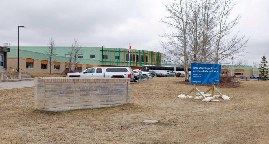 501 River Heights Drive, Cochrane, Alberta T4C 2L3, 2 Bedrooms Bedrooms, ,3 BathroomsBathrooms,Residential,For Sale,River Heights,A2300813