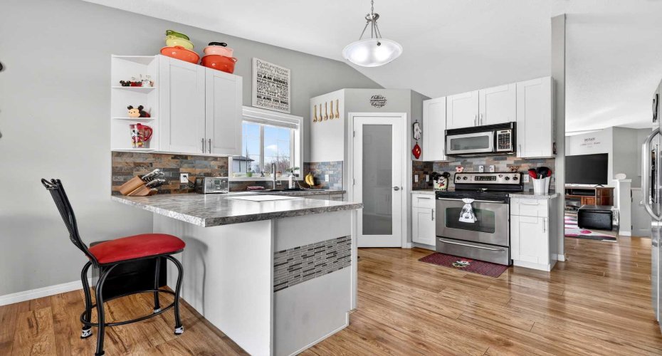 76 Crystalridge Crescent, Okotoks, Alberta T1S 1V2, 4 Bedrooms Bedrooms, ,2 BathroomsBathrooms,Residential,For Sale,Crystalridge,A2301447
