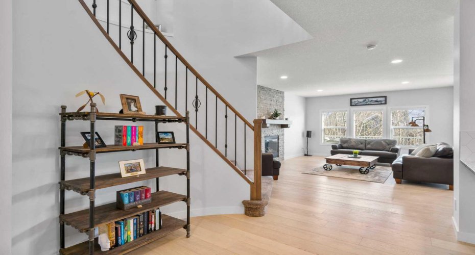 99 Ridge View Close, Cochrane, Alberta T4C 0P8, 4 Bedrooms Bedrooms, ,4 BathroomsBathrooms,Residential,For Sale,Ridge View,A2302374