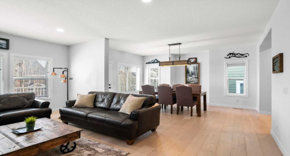 99 Ridge View Close, Cochrane, Alberta T4C 0P8, 4 Bedrooms Bedrooms, ,4 BathroomsBathrooms,Residential,For Sale,Ridge View,A2302374