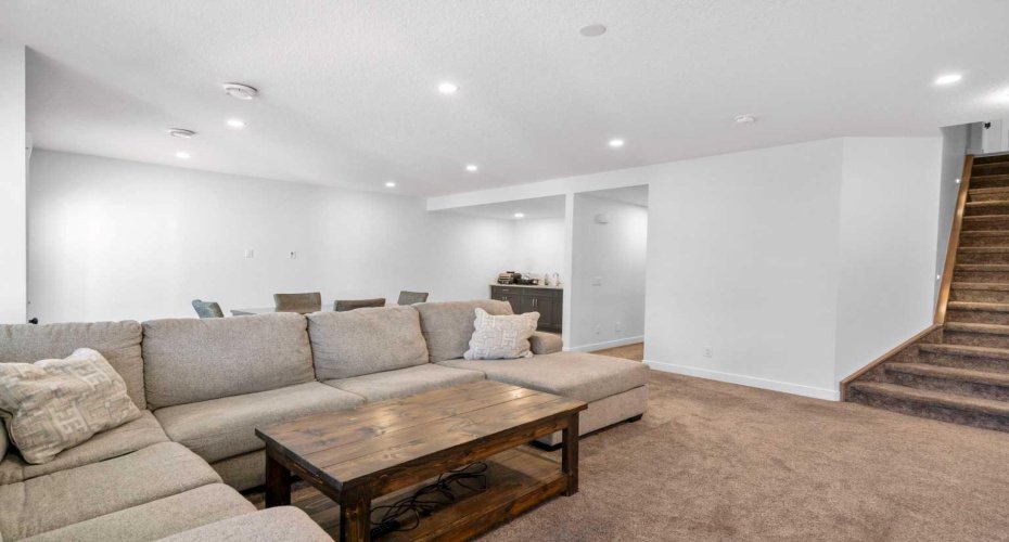 99 Ridge View Close, Cochrane, Alberta T4C 0P8, 4 Bedrooms Bedrooms, ,4 BathroomsBathrooms,Residential,For Sale,Ridge View,A2302374