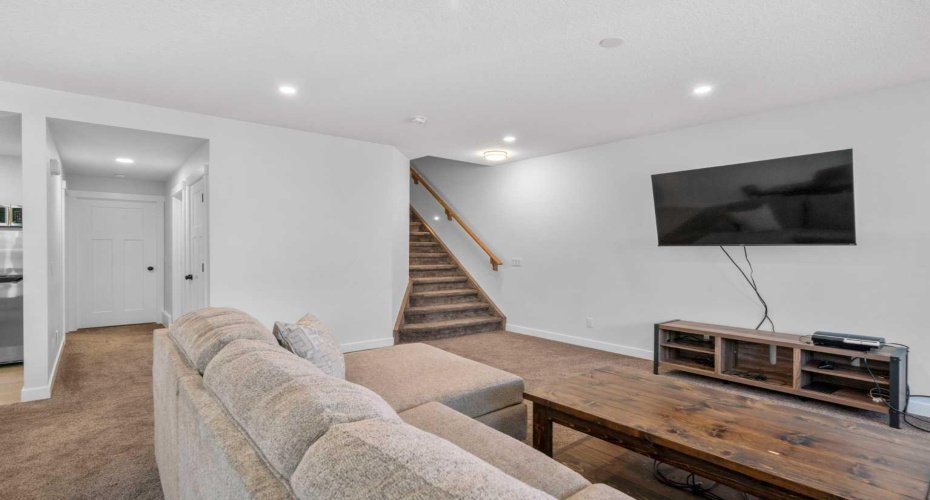 99 Ridge View Close, Cochrane, Alberta T4C 0P8, 4 Bedrooms Bedrooms, ,4 BathroomsBathrooms,Residential,For Sale,Ridge View,A2302374