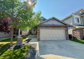 607 Montgomery Close, High River, Alberta T1V 0B7, 4 Bedrooms Bedrooms, ,4 BathroomsBathrooms,Residential,For Sale,Montgomery,A2302653