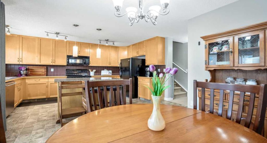 72 Cimarron Vista Gardens, Okotoks, Alberta T1S 0G3, 4 Bedrooms Bedrooms, ,3 BathroomsBathrooms,Residential,For Sale,Cimarron Vista,A2301892