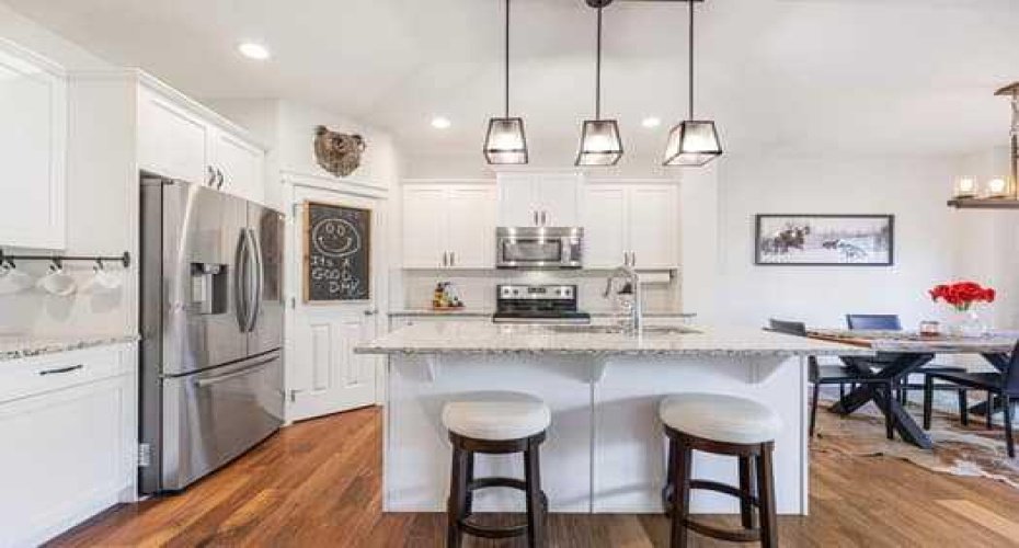 204 Paint Horse Drive, Cochrane, Alberta T4C0X1, 3 Bedrooms Bedrooms, ,4 BathroomsBathrooms,Residential,For Sale,Paint Horse,A2302002