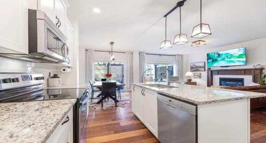 204 Paint Horse Drive, Cochrane, Alberta T4C0X1, 3 Bedrooms Bedrooms, ,4 BathroomsBathrooms,Residential,For Sale,Paint Horse,A2302002