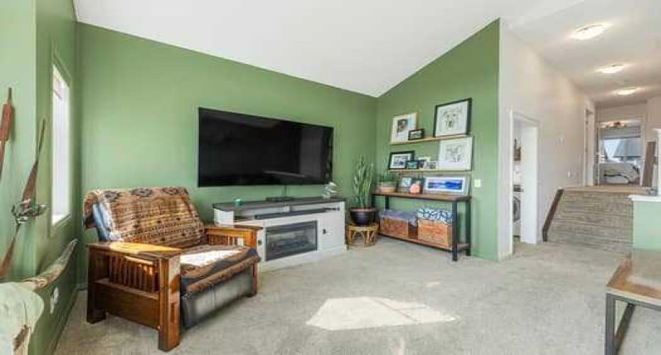 204 Paint Horse Drive, Cochrane, Alberta T4C0X1, 3 Bedrooms Bedrooms, ,4 BathroomsBathrooms,Residential,For Sale,Paint Horse,A2302002