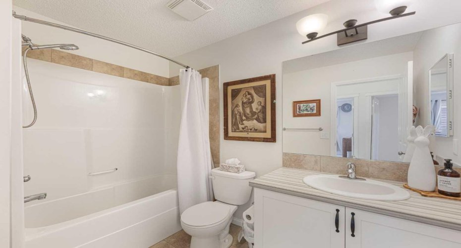 204 Paint Horse Drive, Cochrane, Alberta T4C0X1, 3 Bedrooms Bedrooms, ,4 BathroomsBathrooms,Residential,For Sale,Paint Horse,A2302002