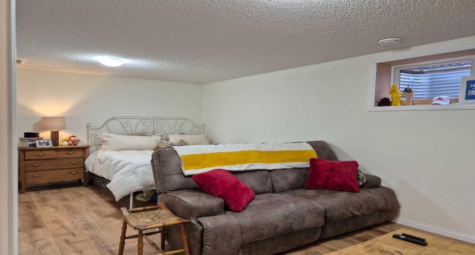 204 Paint Horse Drive, Cochrane, Alberta T4C0X1, 3 Bedrooms Bedrooms, ,4 BathroomsBathrooms,Residential,For Sale,Paint Horse,A2302002