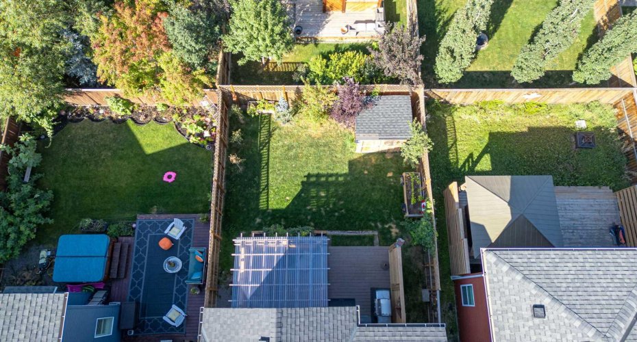 204 Paint Horse Drive, Cochrane, Alberta T4C0X1, 3 Bedrooms Bedrooms, ,4 BathroomsBathrooms,Residential,For Sale,Paint Horse,A2302002