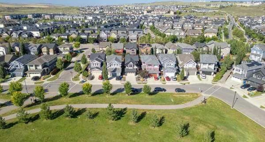 204 Paint Horse Drive, Cochrane, Alberta T4C0X1, 3 Bedrooms Bedrooms, ,4 BathroomsBathrooms,Residential,For Sale,Paint Horse,A2302002