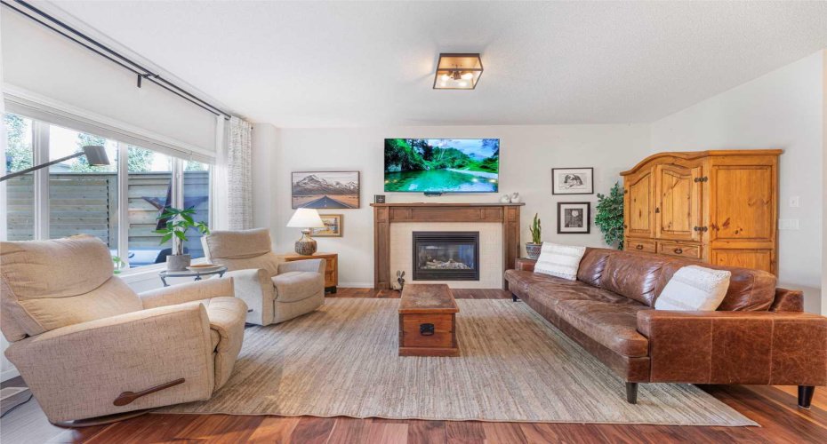 204 Paint Horse Drive, Cochrane, Alberta T4C0X1, 3 Bedrooms Bedrooms, ,4 BathroomsBathrooms,Residential,For Sale,Paint Horse,A2302002